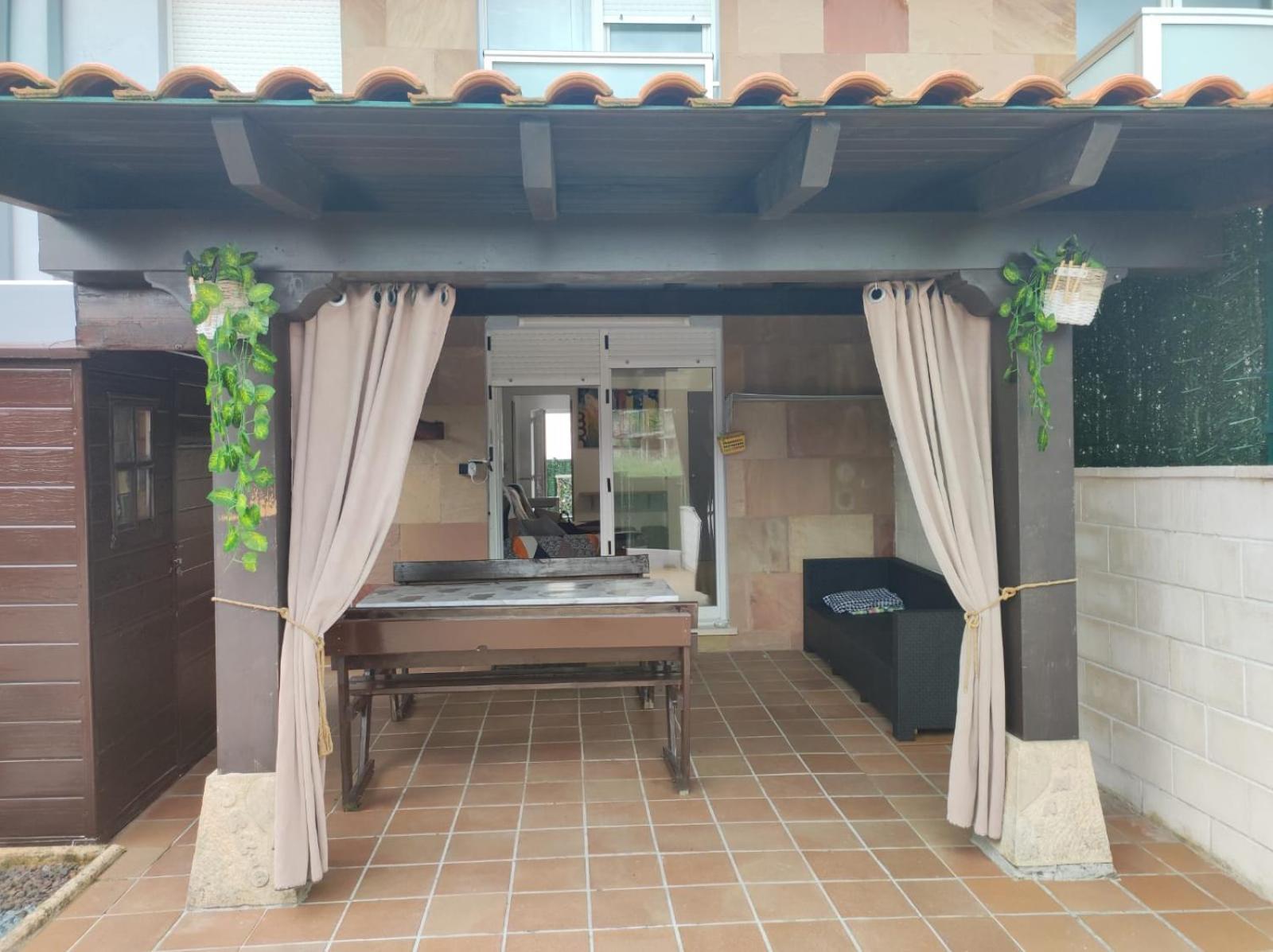 Chalet Bajo Con Jardin, Patio, Cenador Y Barbacoa. Viveda ภายนอก รูปภาพ