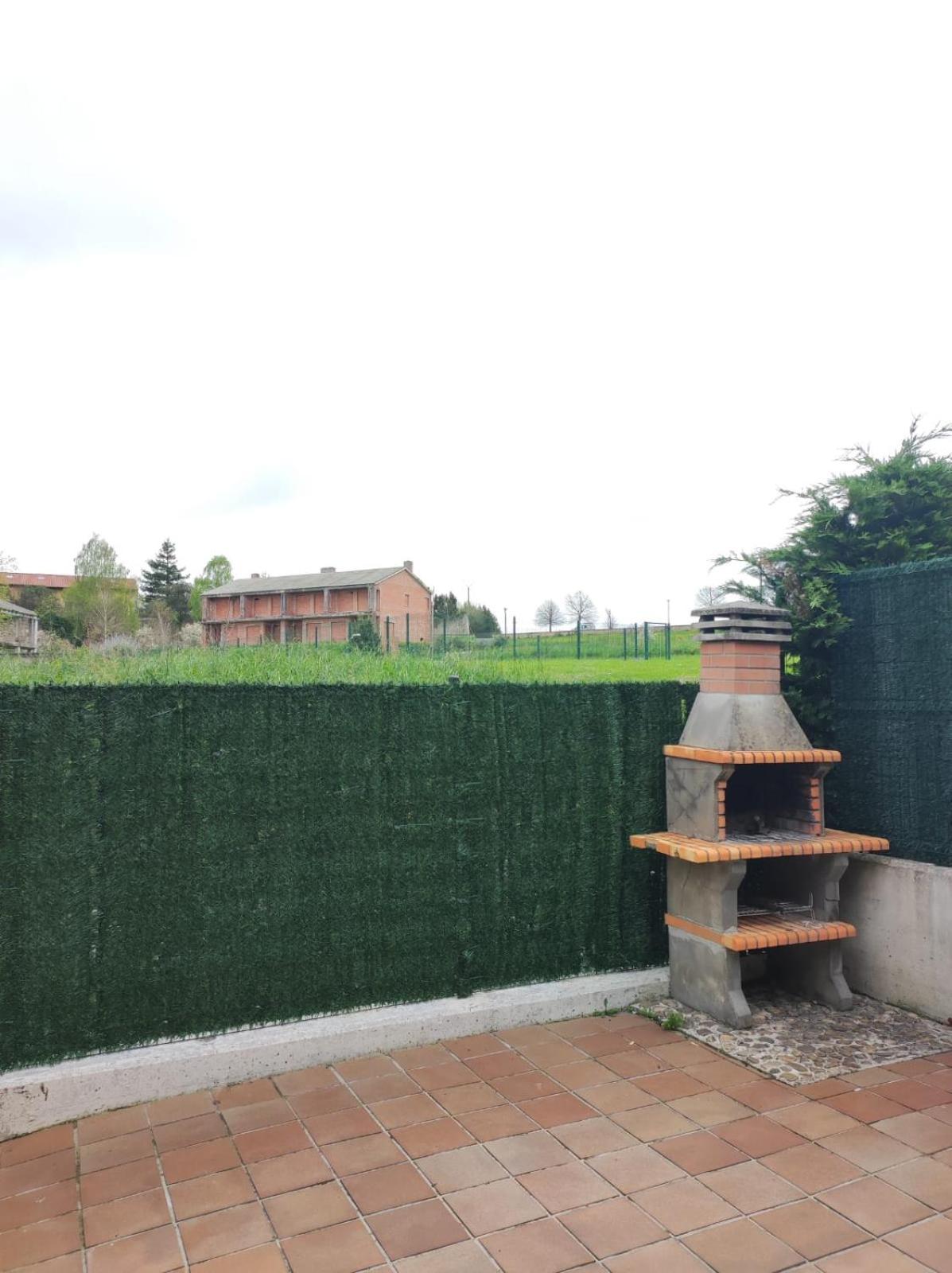 Chalet Bajo Con Jardin, Patio, Cenador Y Barbacoa. Viveda ภายนอก รูปภาพ