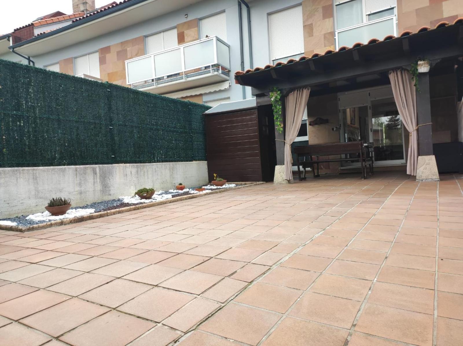 Chalet Bajo Con Jardin, Patio, Cenador Y Barbacoa. Viveda ภายนอก รูปภาพ